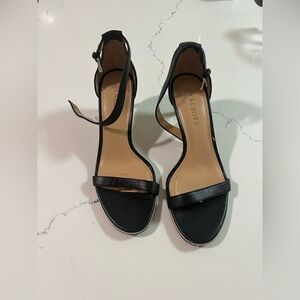 Talbots size 8.5 black strappy heels with gold rim